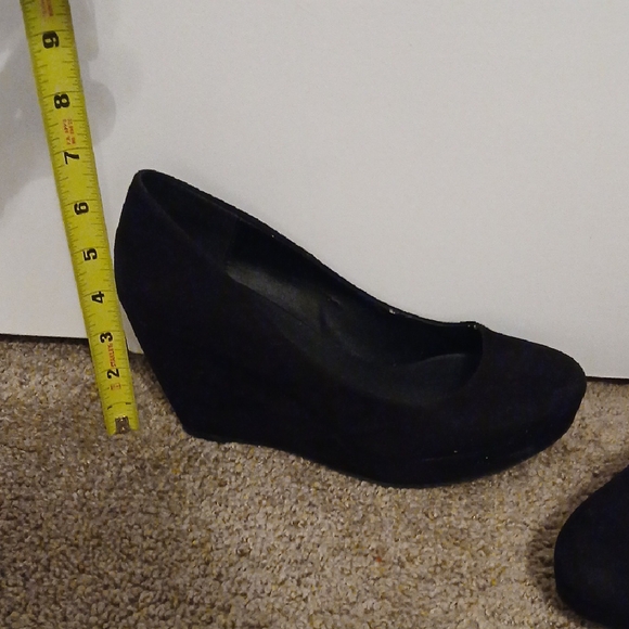 Apt. 9 Classic Black Wedges - Picture 2 of 4